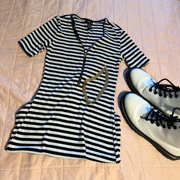 Dresses & Skirts - 💛Rue 21 Striped Dress 🖤